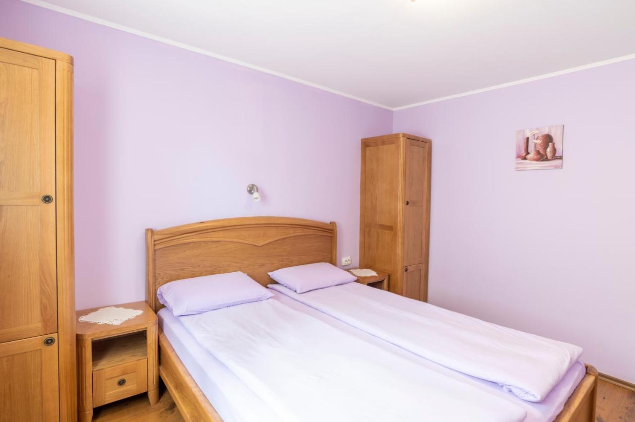 Guest House Roden Dom Koprivstica Kültér fotó