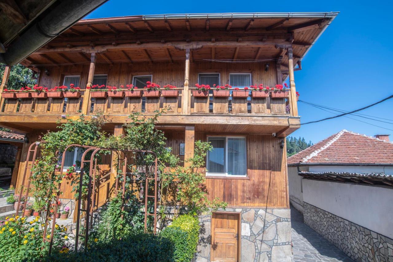 Guest House Roden Dom Koprivstica Kültér fotó