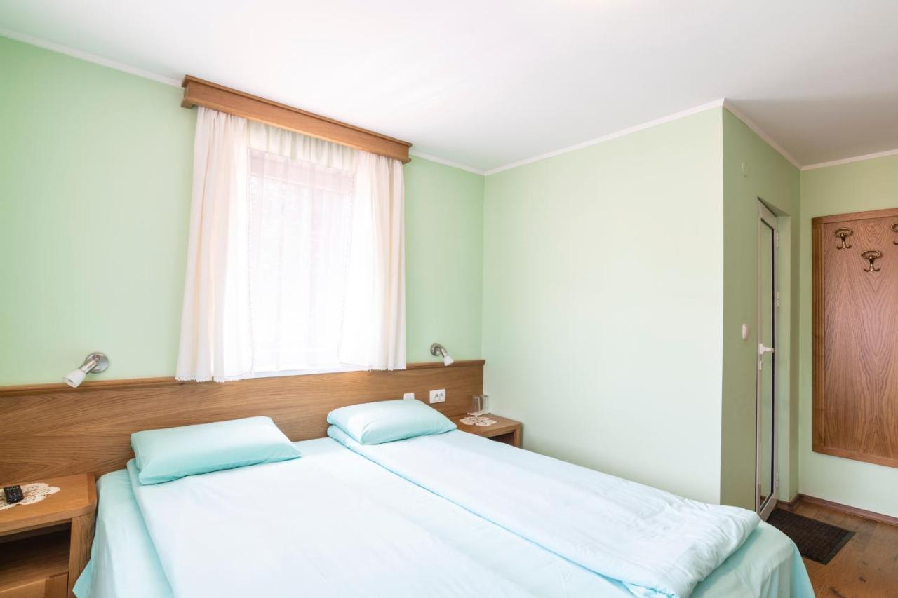 Guest House Roden Dom Koprivstica Kültér fotó