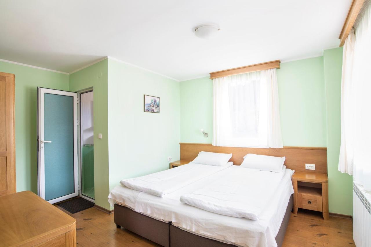 Guest House Roden Dom Koprivstica Kültér fotó