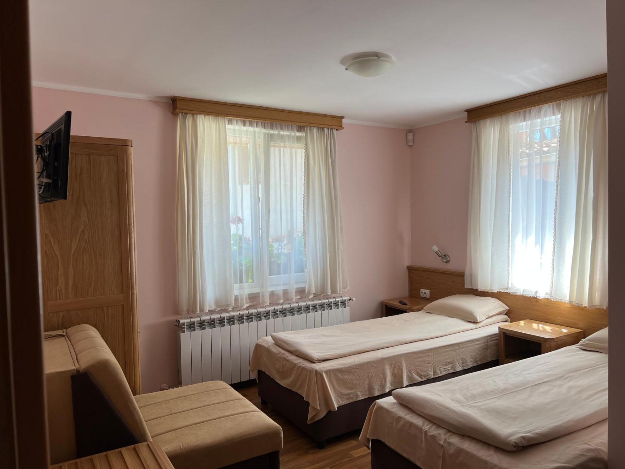 Guest House Roden Dom Koprivstica Kültér fotó