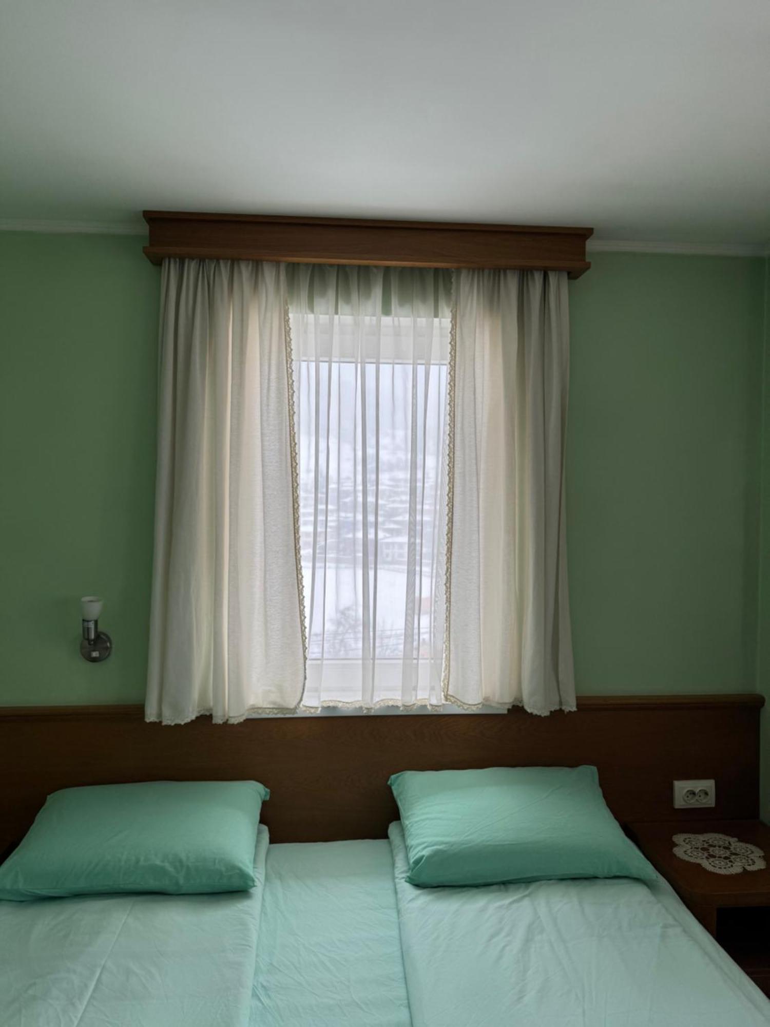 Guest House Roden Dom Koprivstica Kültér fotó