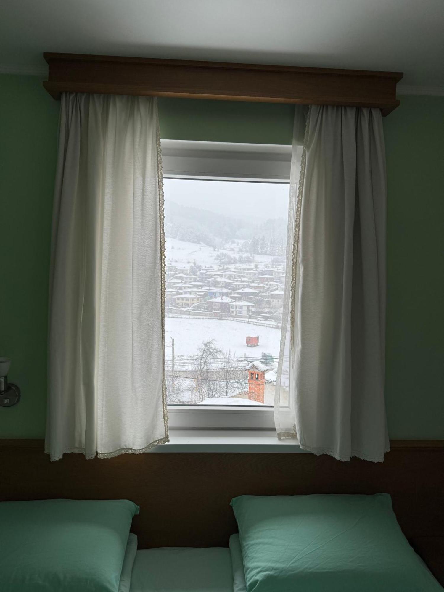 Guest House Roden Dom Koprivstica Kültér fotó